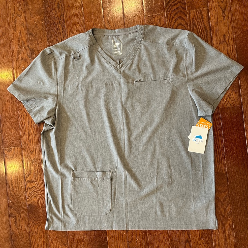 Men’s medical scrub shirt NWT